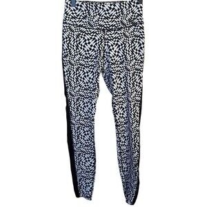 NIKE Women's Sm Dri-Fit Leggings Athl Blk Geo Pat Crop Cap